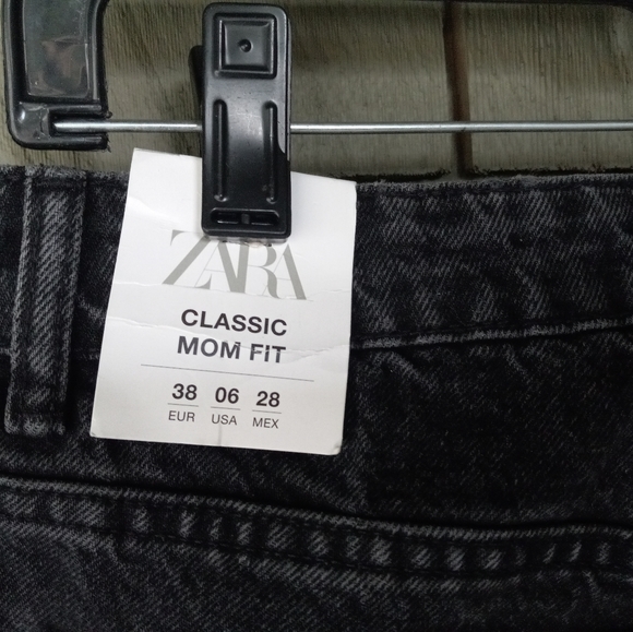 High Rise Mom Jeans - Picture 8 of 8